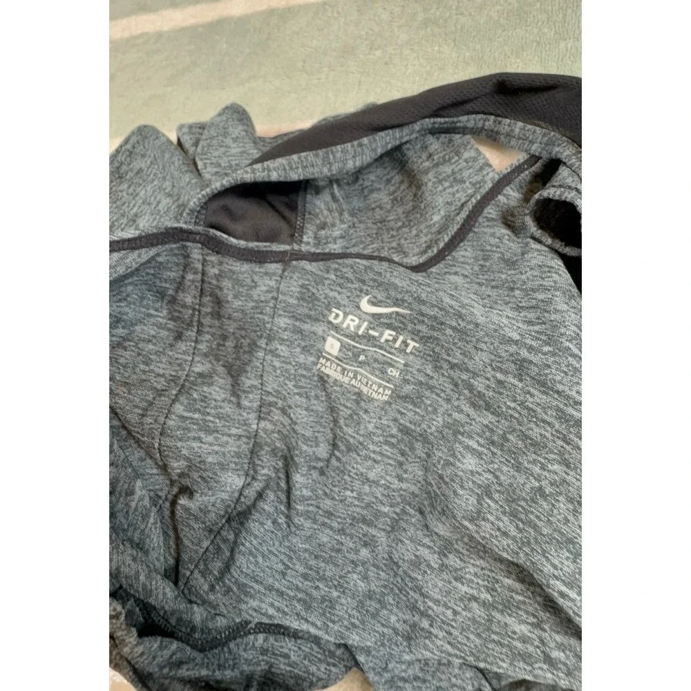 Women's size small NIKE dri-fit athletic tank top. EUC.